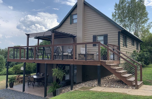 Cozy Cabin Minutes from Raystown Lake/Allegrippis Bike Trails