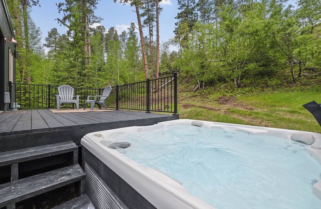 Cozy Cabin Near Trails, Large Parking Area, Hot Tub, 1/4 Mile off Highway!