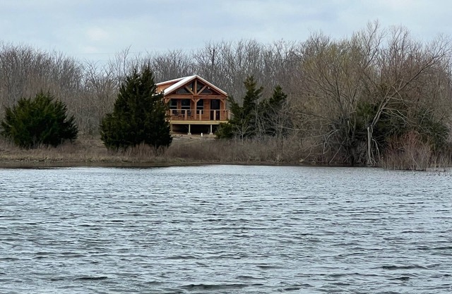 Cozy Cabin on a Private Lake
