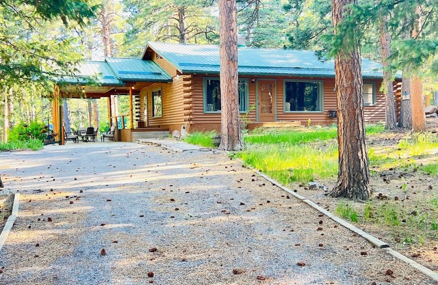Cozy Cabin on the Creek