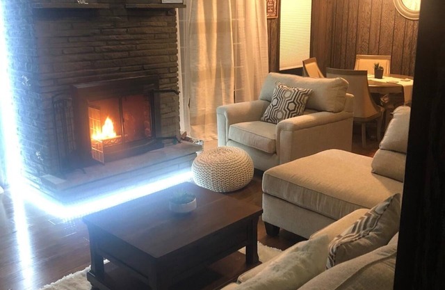 Cozy Cabin on the hill Poconos