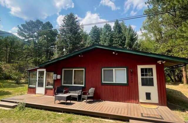 Cozy Cabin with Creek in Cascade-Chipita Park