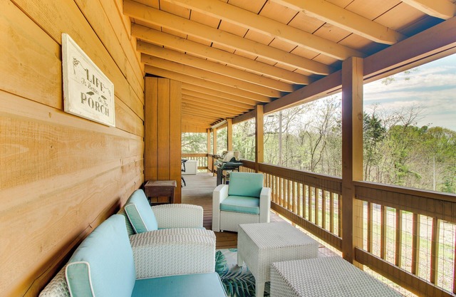 Cozy Cabin w/Grill & Fire Pit By Dale Hollow Lake