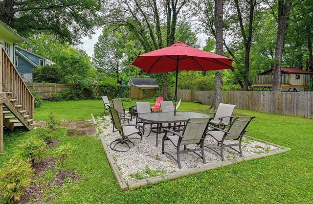 Cozy ‘Casa Verde’ Getaway - 1 Mi to UNCG Campus
