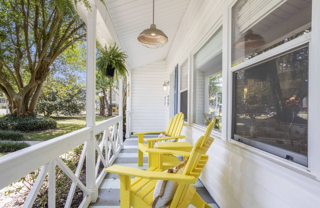 Cozy Castaway Cottage in Historic Old Town. Close to everything! Newly updated