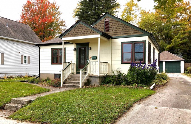 Cozy Cedarburg House - Walk to Historic Downtown!