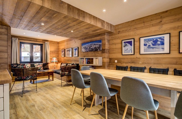 Cozy chalet in center - 10 pers, pets allowed, free WiFi
