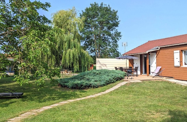 Cozy chalet in Pesmes with private terrace