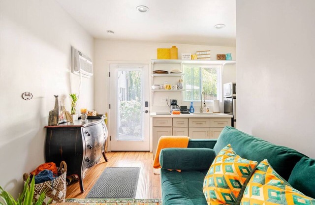 Cozy City Mountain Hide Away!