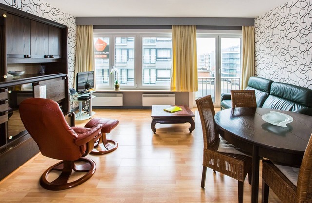Cozy Coastal Flat w/Views