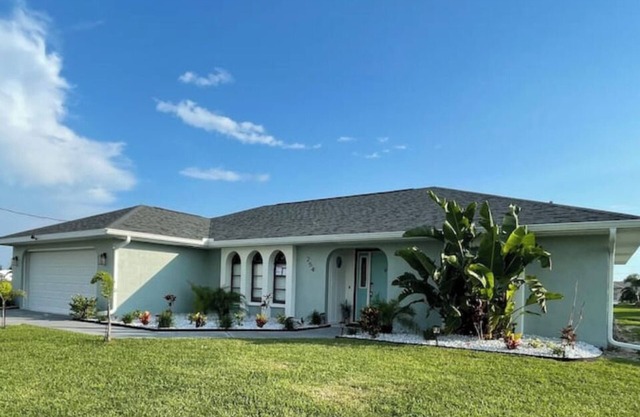 Cozy, Comfortable, 4/2 Pool and Canal Viewnn
