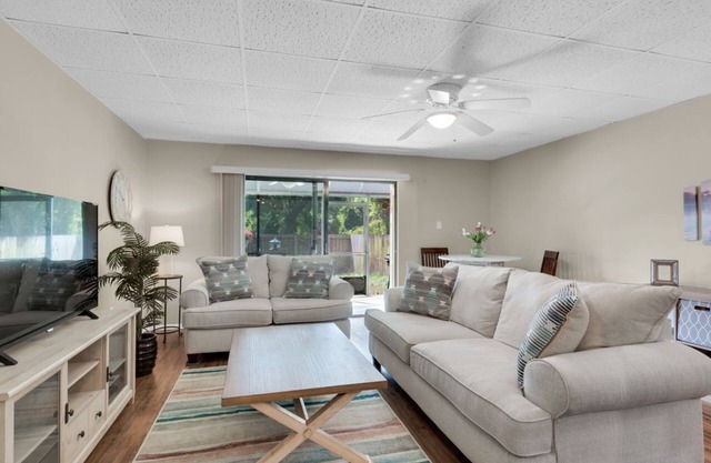 Cozy, Comfortable Condo Close to Pensacola Beach!