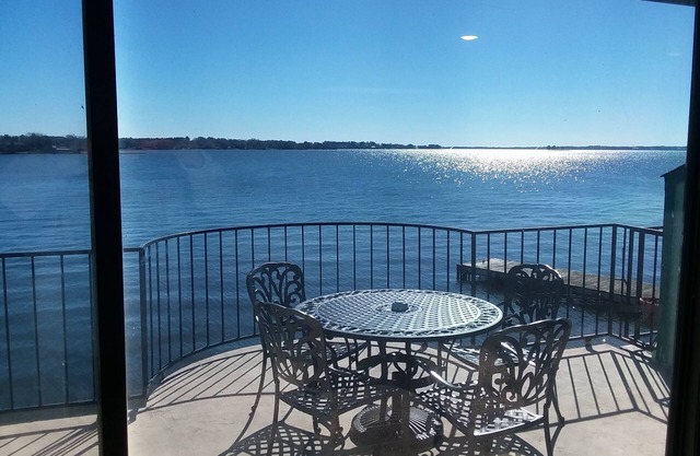 Cozy Comfy Condo #252, 2 Bdrm., Incredible View, a Fisherman's Paradise