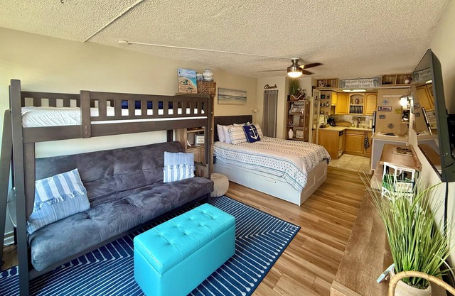 Cozy condo getaway…short walk to the beach
