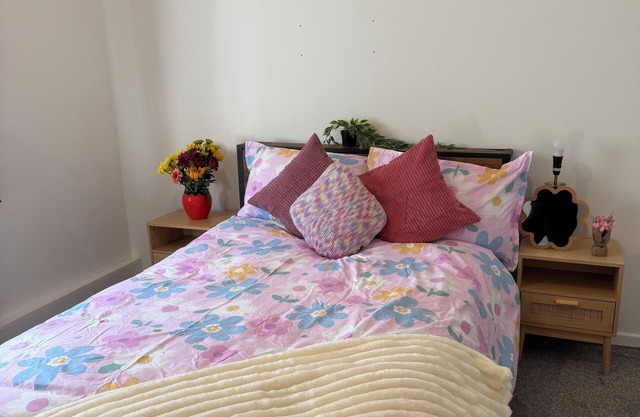 Cozy Cookstown Cottage