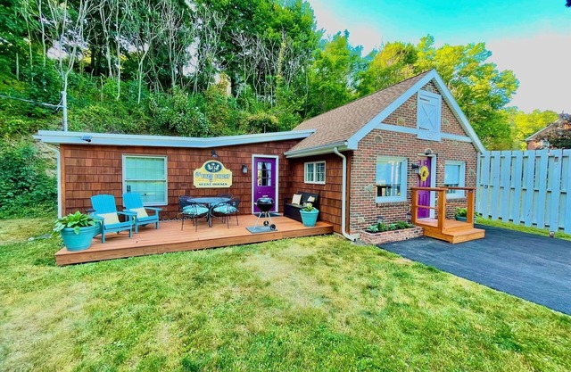 Cozy Corner Cottage .5 mi from HersheyPark