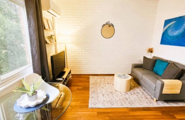 Cozy Corner M106 Studio Apartment near Kings Park