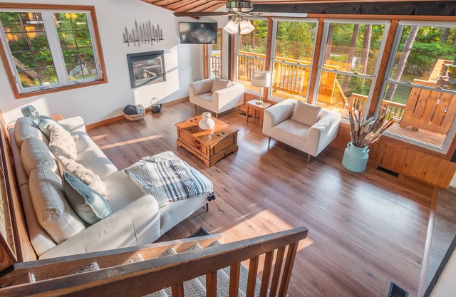 Cozy Cottage Across from Blue Waters with Hot Tub!