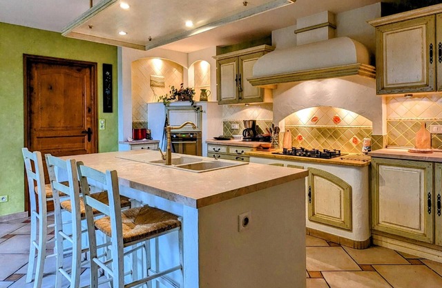 Cozy Cottage by the Saône