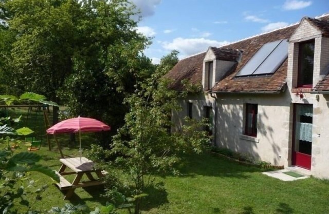 Cozy Cottage Near Orléans Forest: Quiet, Family-Friendly, Solar Heated, With Garden, BBQ