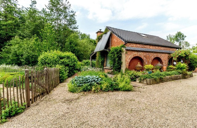 Cozy cottage in garden park — large parking, accessible & self check-in