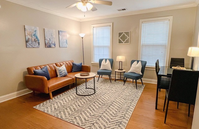 Cozy cottage just steps from the University of Memphis