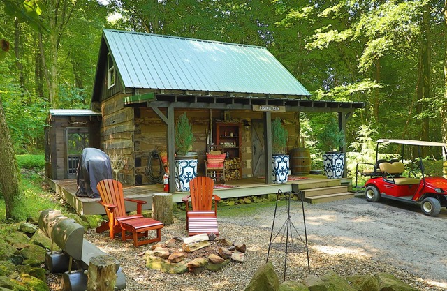 Cozy Cottage on 400 acres with private enclosed hot tub and indoor wood burner!
