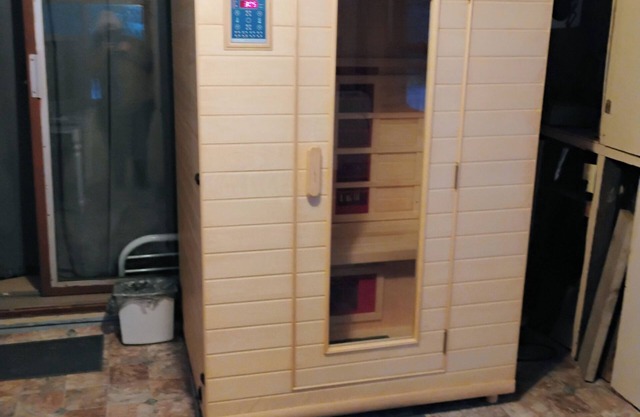 Cozy Cottage w/Hot Tub, Sauna & EV Charger!
