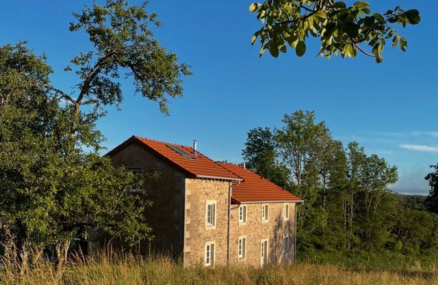 Cozy cottage with WIFI and parking, close to nature