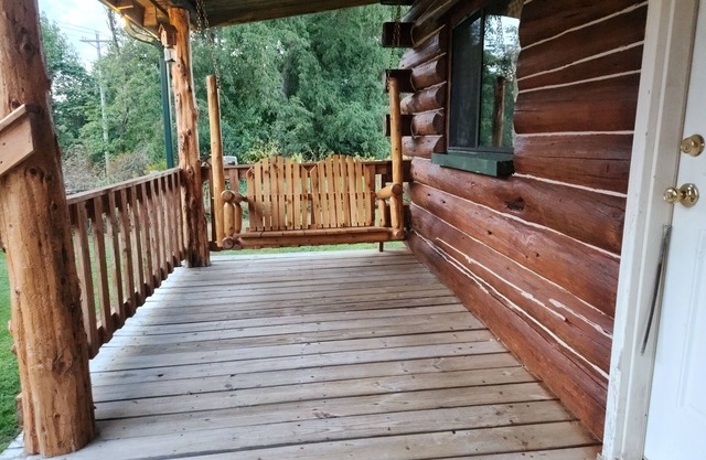 Cozy Country Cabin close to West Union!