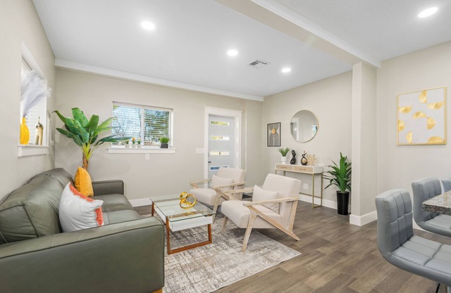 Cozy Country Retreat Modern! New