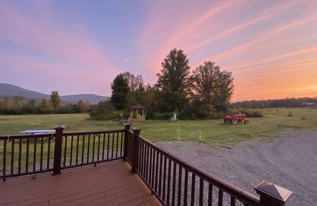 Cozy Countryside Cabin with Amazing Views & Central AC & NYC Escape