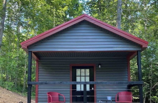 Cozy Couples/Climbing Getaway in Heart of RRG!