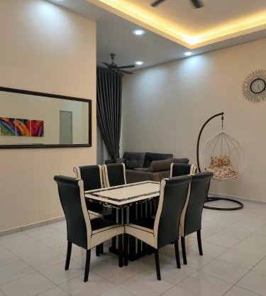 Cozy CR Homestay Nilai Pajam with Netflix