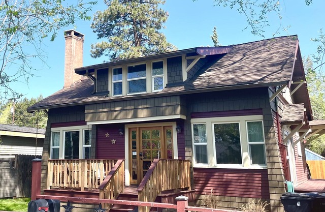 Cozy Craftsman in awesome location