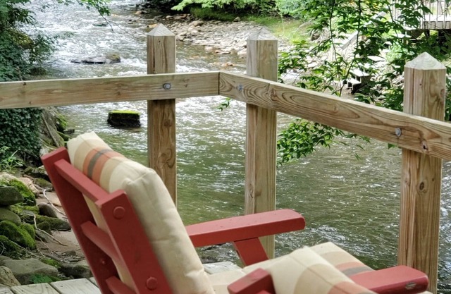 Cozy Creek Cottages