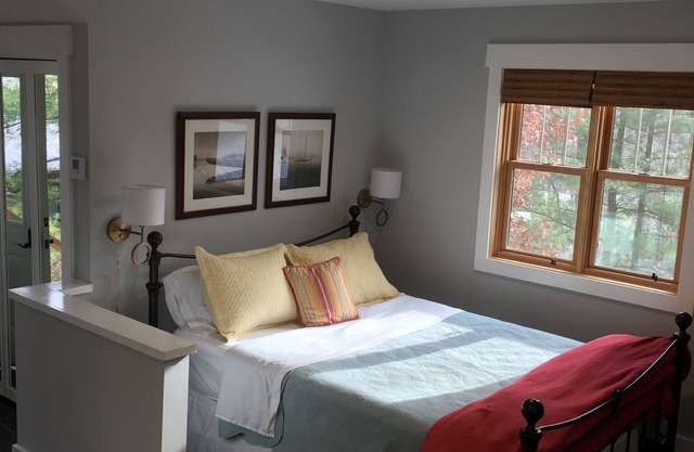 Cozy, dog Friendly Studio Apartment