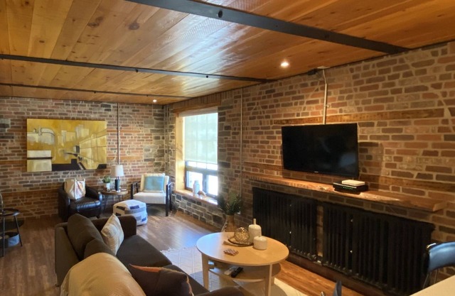 Cozy Downtown Studio Getaway