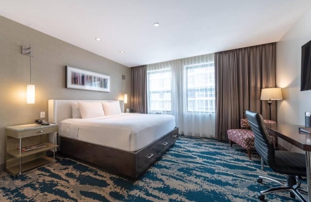 Cozy Eco-friendly Room w/Earth Tone Decor, Short Walk to River North Spots