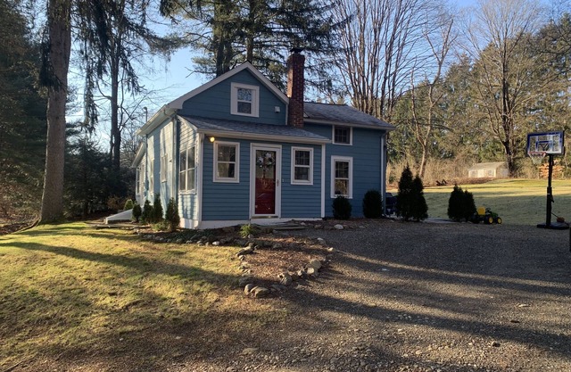 Cozy family and pet friendly 3BR Home