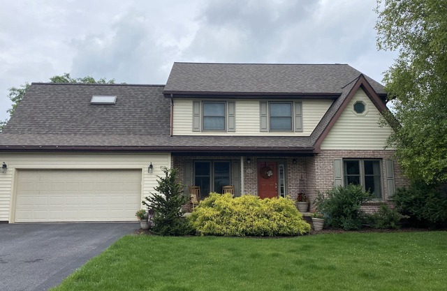 Cozy family home close to Beaver Stadium and Waffle Shop!