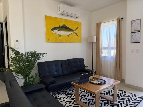 Cozy full condo with pool and close to the beach
