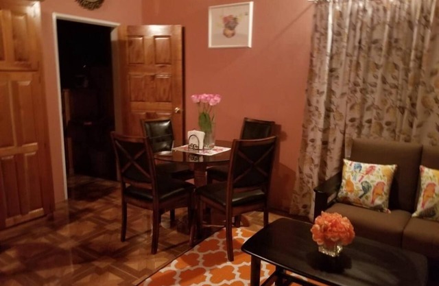 Cozy fully furnished apartment. Five walking distance from the beach.