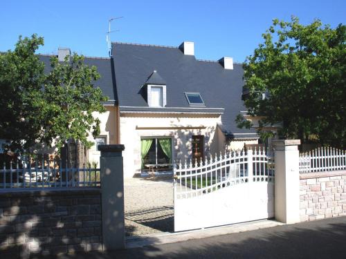 Cozy Garden Home in Erquy