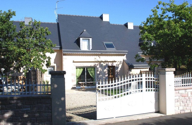 Cozy Garden Home in Erquy