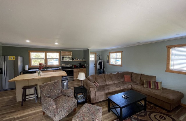 Cozy Golf & Ski Retreat by Pine Mountain-Near many other activities/attractions!
