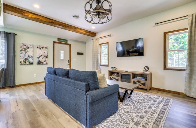 Cozy Grass Lake Home w/Patio, Fire Pit & Kayaks!