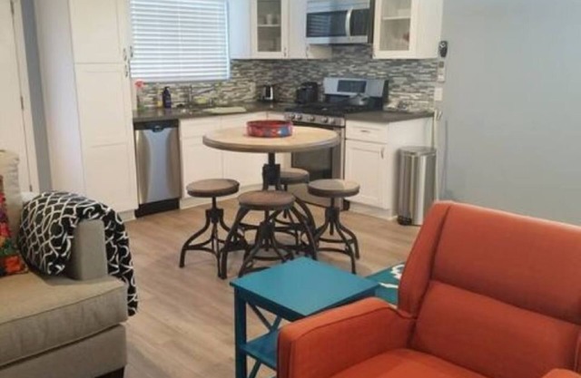 Cozy Guest-House for Leisure or Biz Traveler