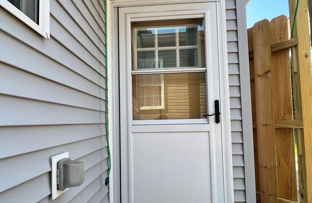 Cozy Guesthouse w/free parking, 15 minutes to D.C., Pet Friendly
