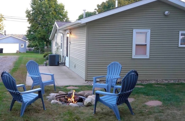 Cozy Gun Lake Hideaway
